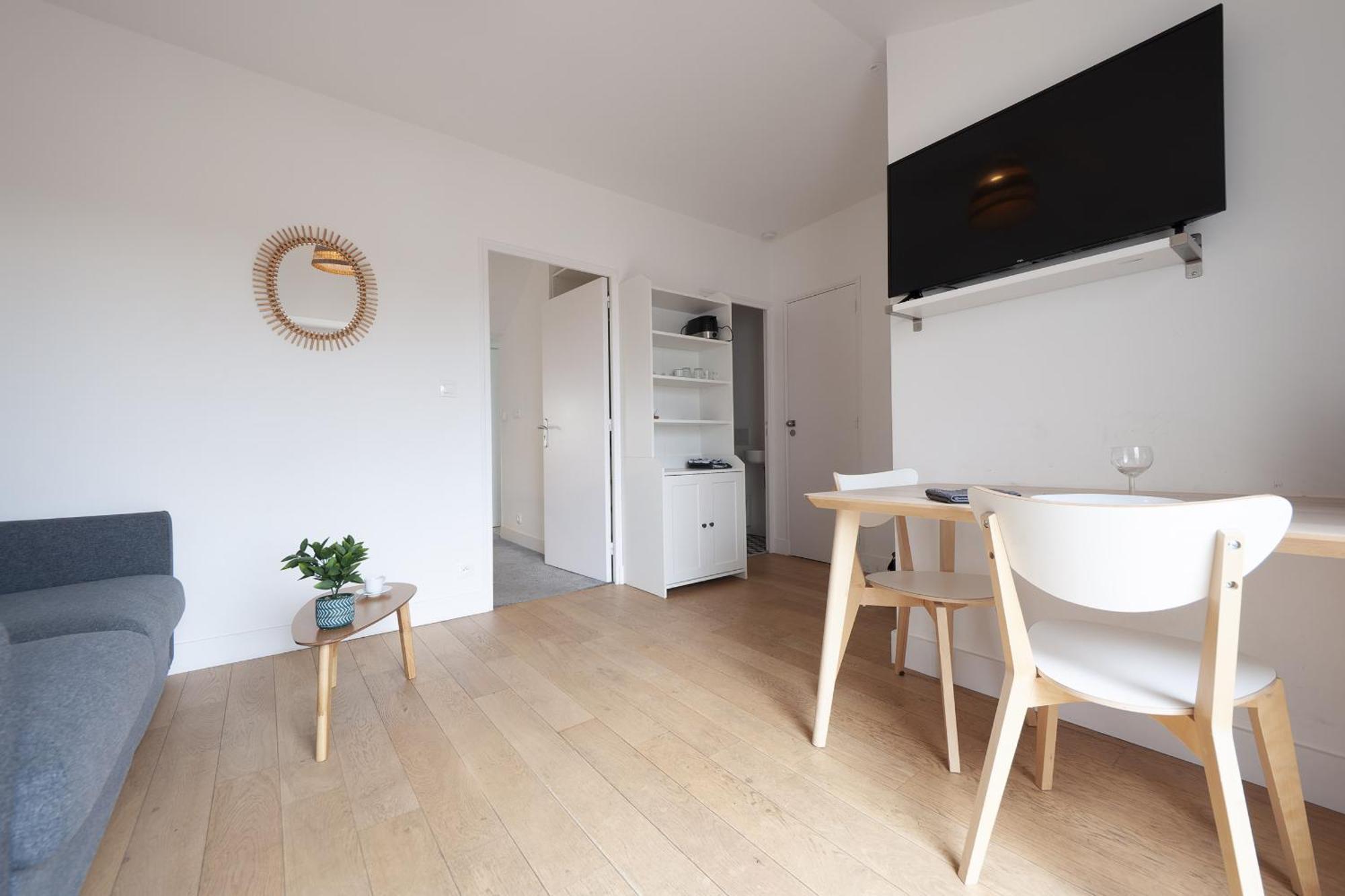 Petit Gite T2 Des Balcons D'อ็องเซอนีส์ ภายนอก รูปภาพ